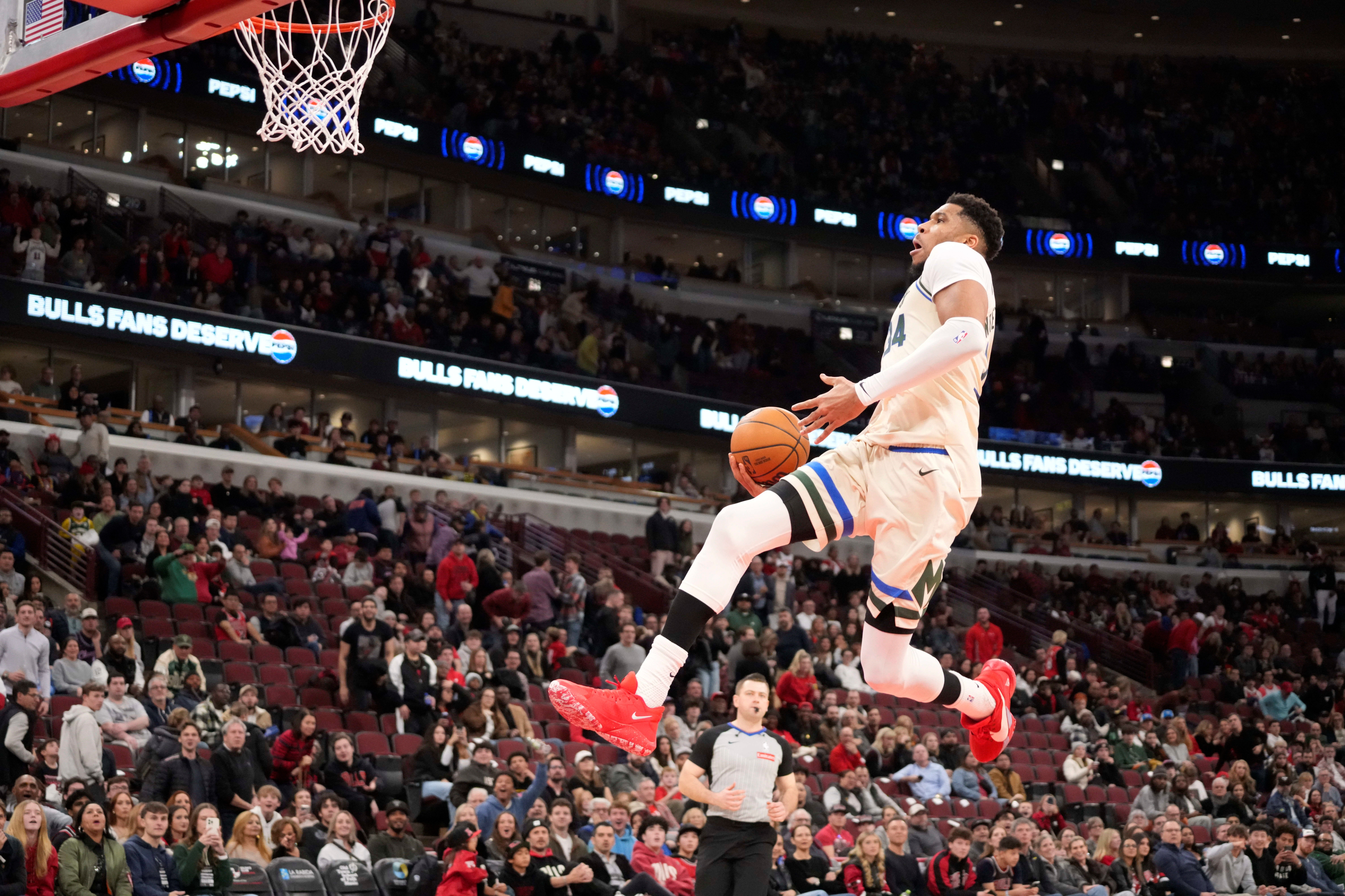 NBA彩经：勇士客胜篮网 火箭大胜步行者 开拓者击退独行侠