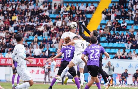 开云品牌门户-官方：新疆足球超级联赛5月至7月举办，分为南北区共14支球队